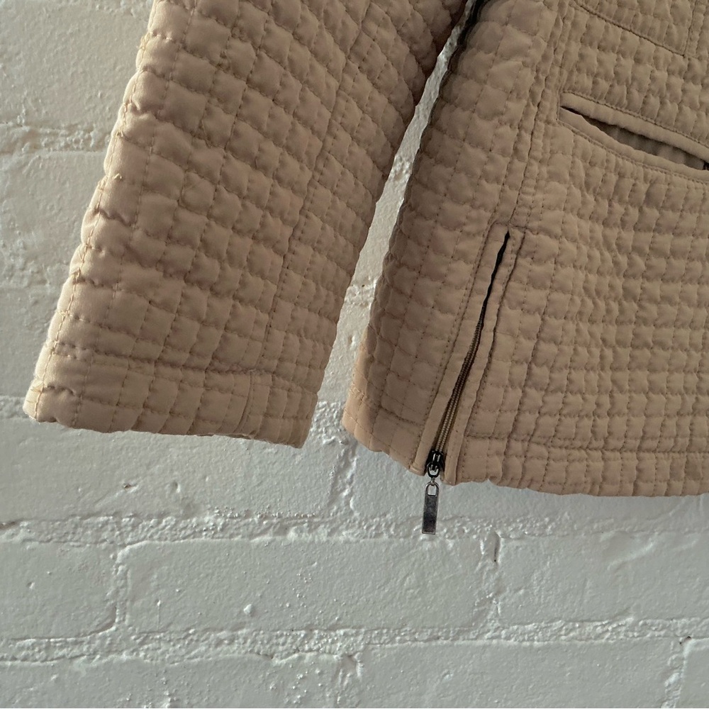 Womens Quilted Jacket Beige Tan Snap Front Classic Versatile Minimalist Size L - Picture 4 of 16